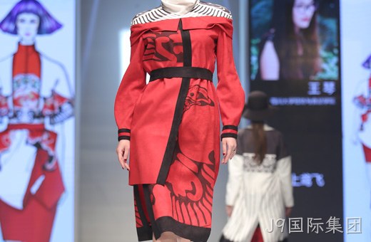点击查看服装网站设计方案